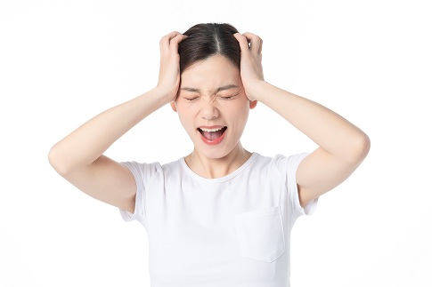 1655826881931981.jpg 攝圖網(wǎng)_501192123_女性頭疼崩潰(企業(yè)商用).jpg