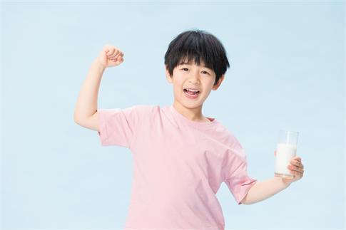 1675122094293320.jpg 攝圖網(wǎng)_501739630_banner_兒童小男孩喝牛奶(非企業(yè)商用).jpg